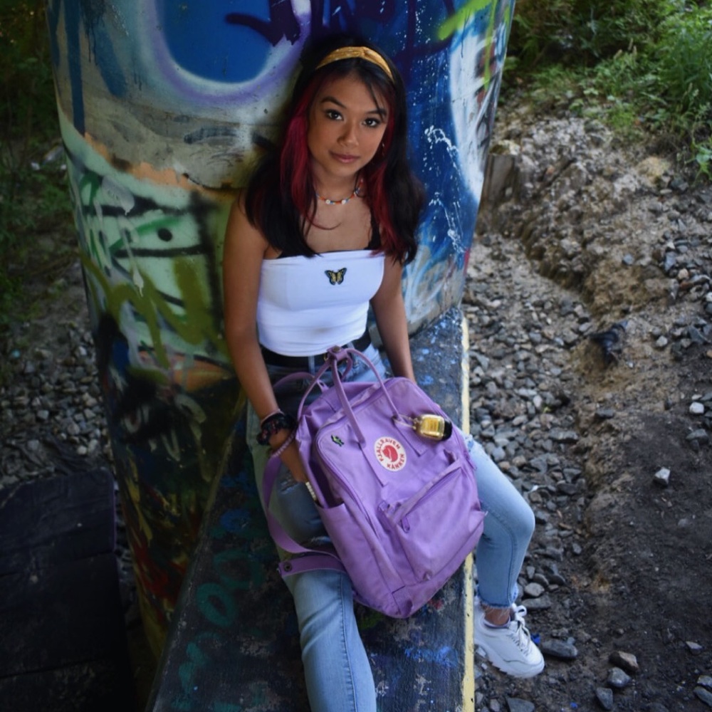 Meet your Posher, Kayla